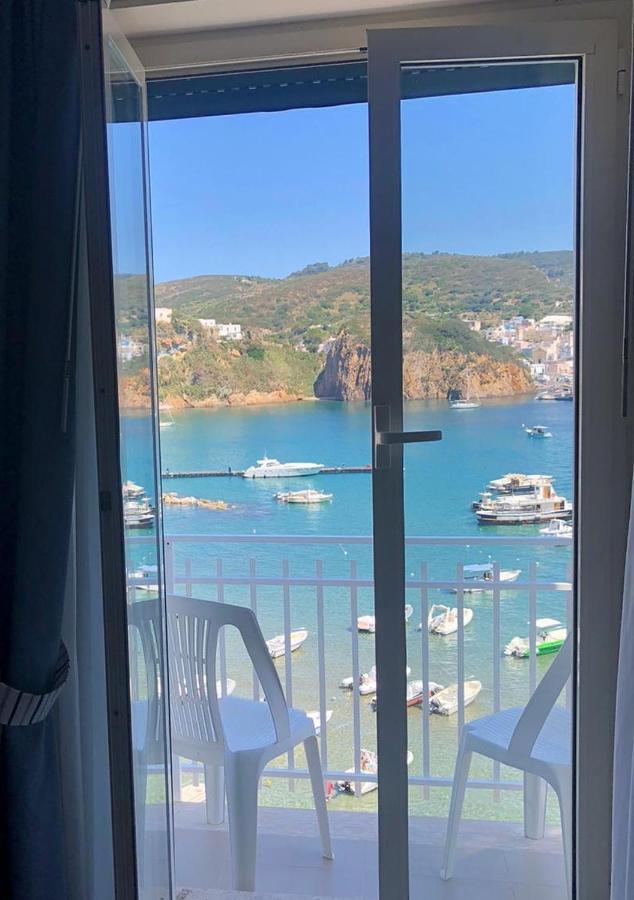 Hotel La Baia Понца Экстерьер фото