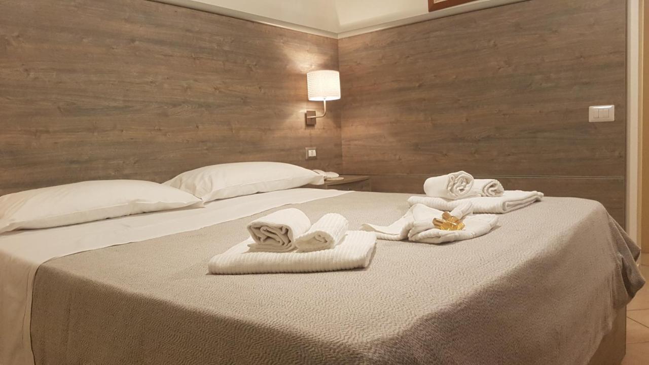 Hotel La Baia Понца Экстерьер фото