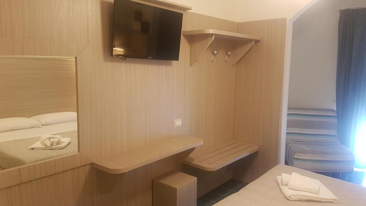 Hotel La Baia Понца Экстерьер фото