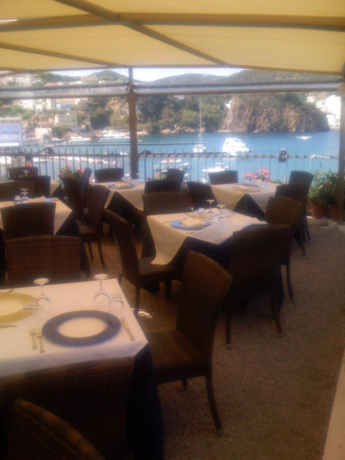 Hotel La Baia Понца Экстерьер фото