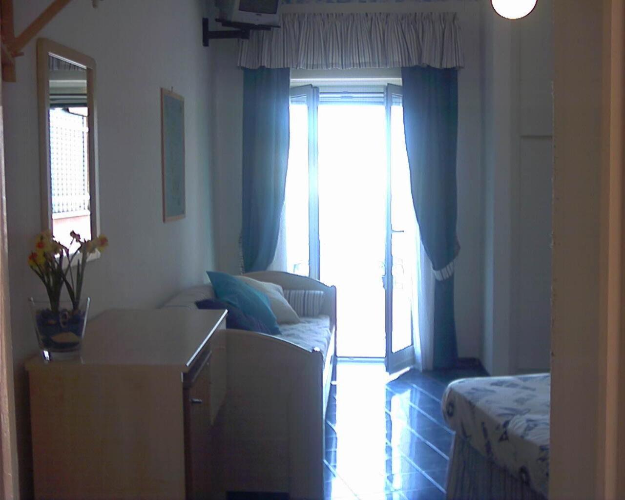 Hotel La Baia Понца Экстерьер фото