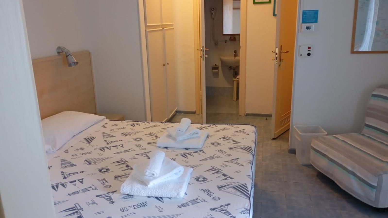 Hotel La Baia Понца Экстерьер фото