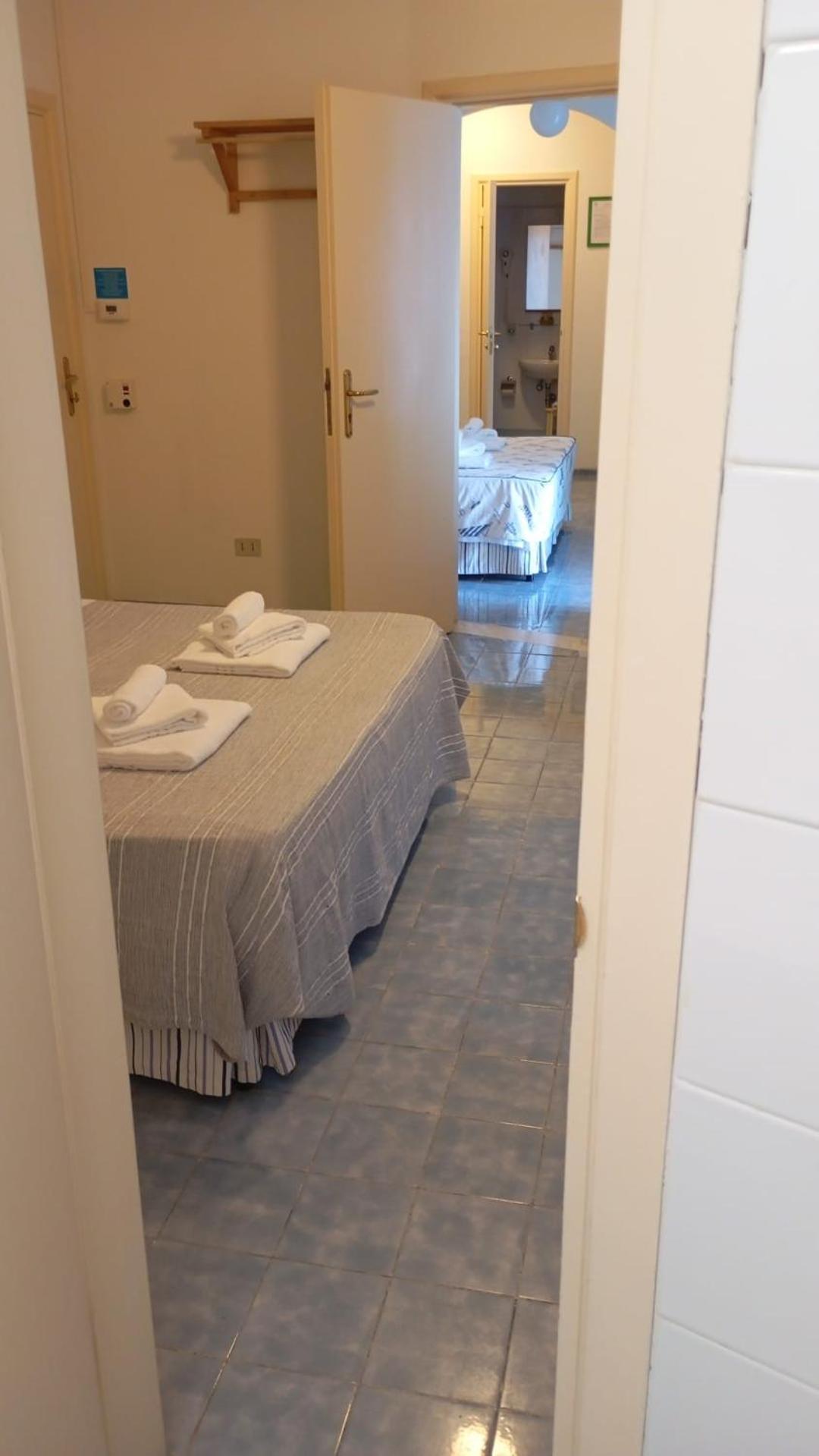 Hotel La Baia Понца Экстерьер фото