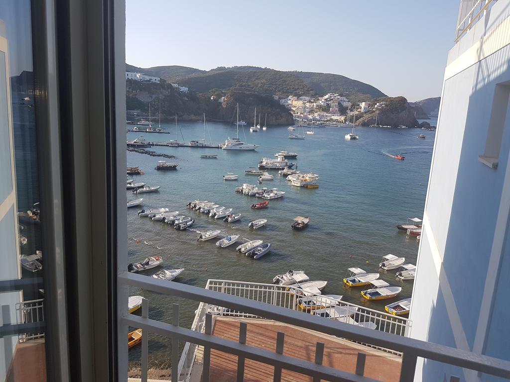 Hotel La Baia Понца Экстерьер фото