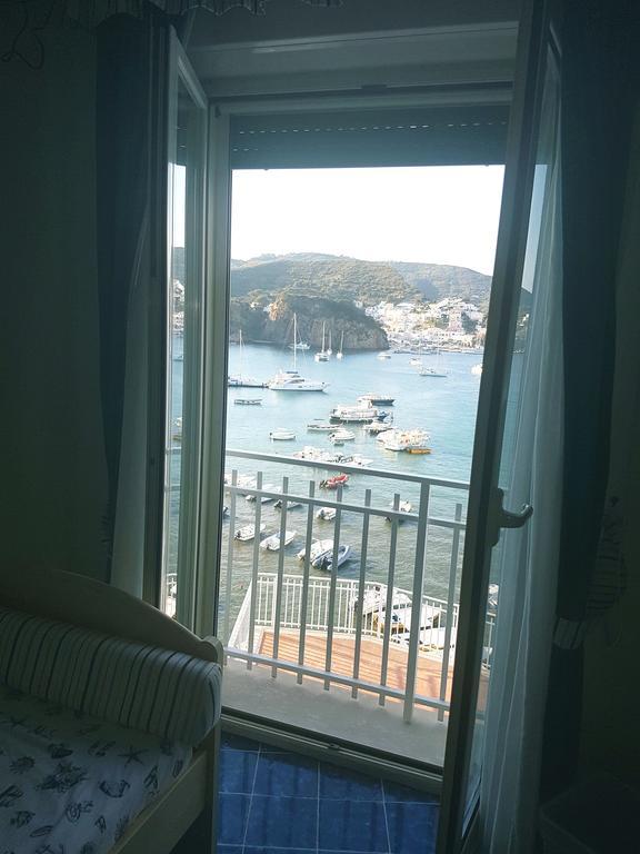 Hotel La Baia Понца Экстерьер фото